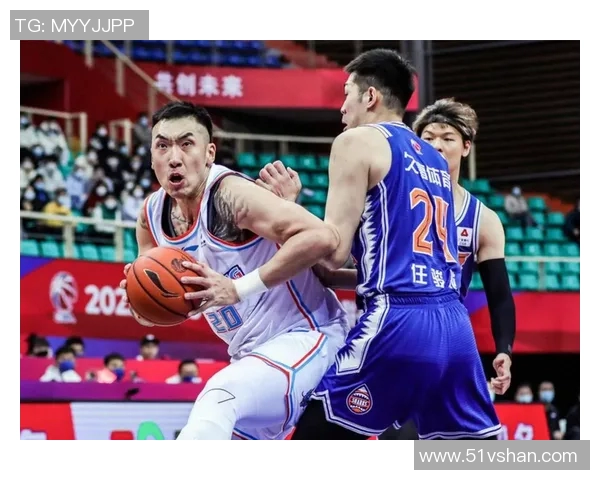 CBA广东队与辽宁队激战正酣赛场精彩瞬间回顾与分析