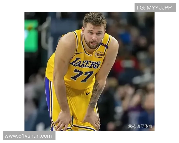 东契奇狂砍73分刷新现役得分纪录独行侠力克太阳终结其11连胜之旅